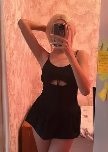 Sara 19 лет у себя